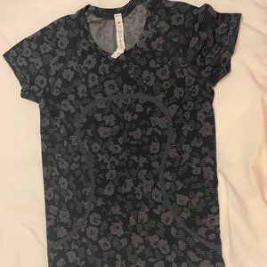 Lululemon Swiftly SS Tech Shirt Size 8